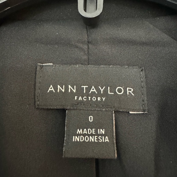 Black blazer great for work or going out! Professional worn twice - Picture 5 of 5